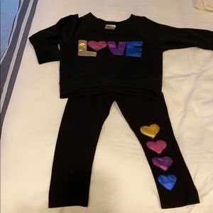 Adorable outfit! Really good condition size 4T.